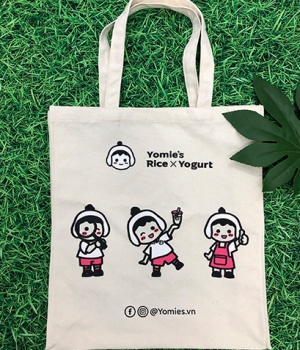 TÚI CANVAS MÀU TRẮNG KEM YOMIES